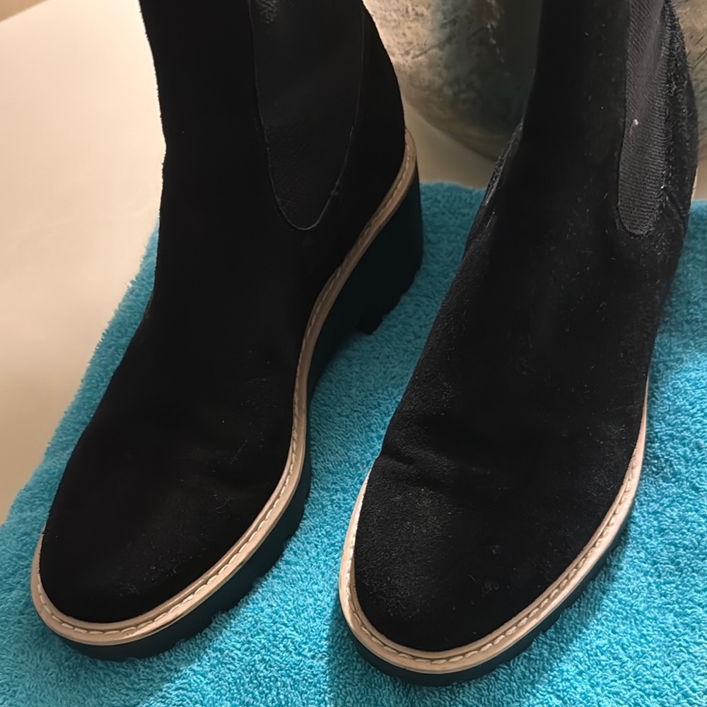 Doice Vita black ankle boots